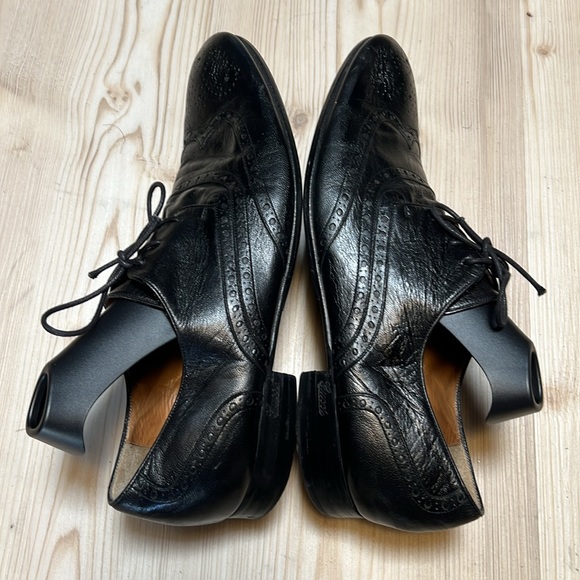 Gucci Black Leather Wingtip Shoes main image 6